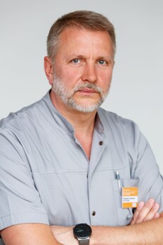 Владимир Геннадьевич НЕУСТРОЕВ, заведующий отделом, кандидат медицинских наук, врач-эндоскопист высшей категории